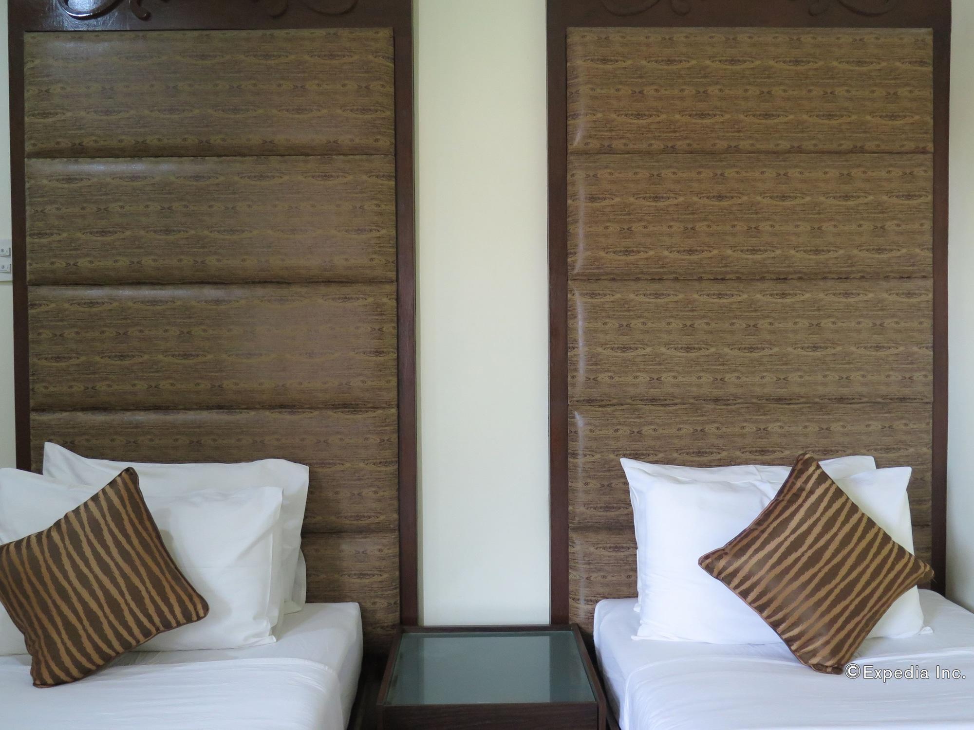 717 Cesar Place Hotel Tagbilaran-stad Buitenkant foto