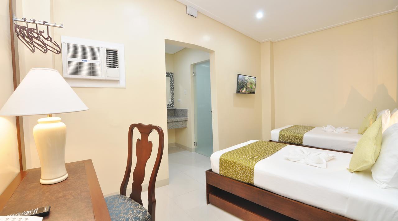 717 Cesar Place Hotel Tagbilaran-stad Buitenkant foto